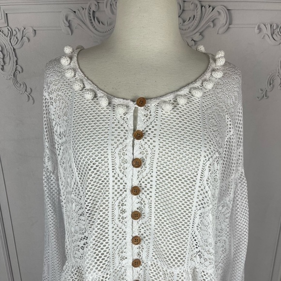 White Bohemian Long Sleeves Swimsuit Coverup - Picture 3 of 5